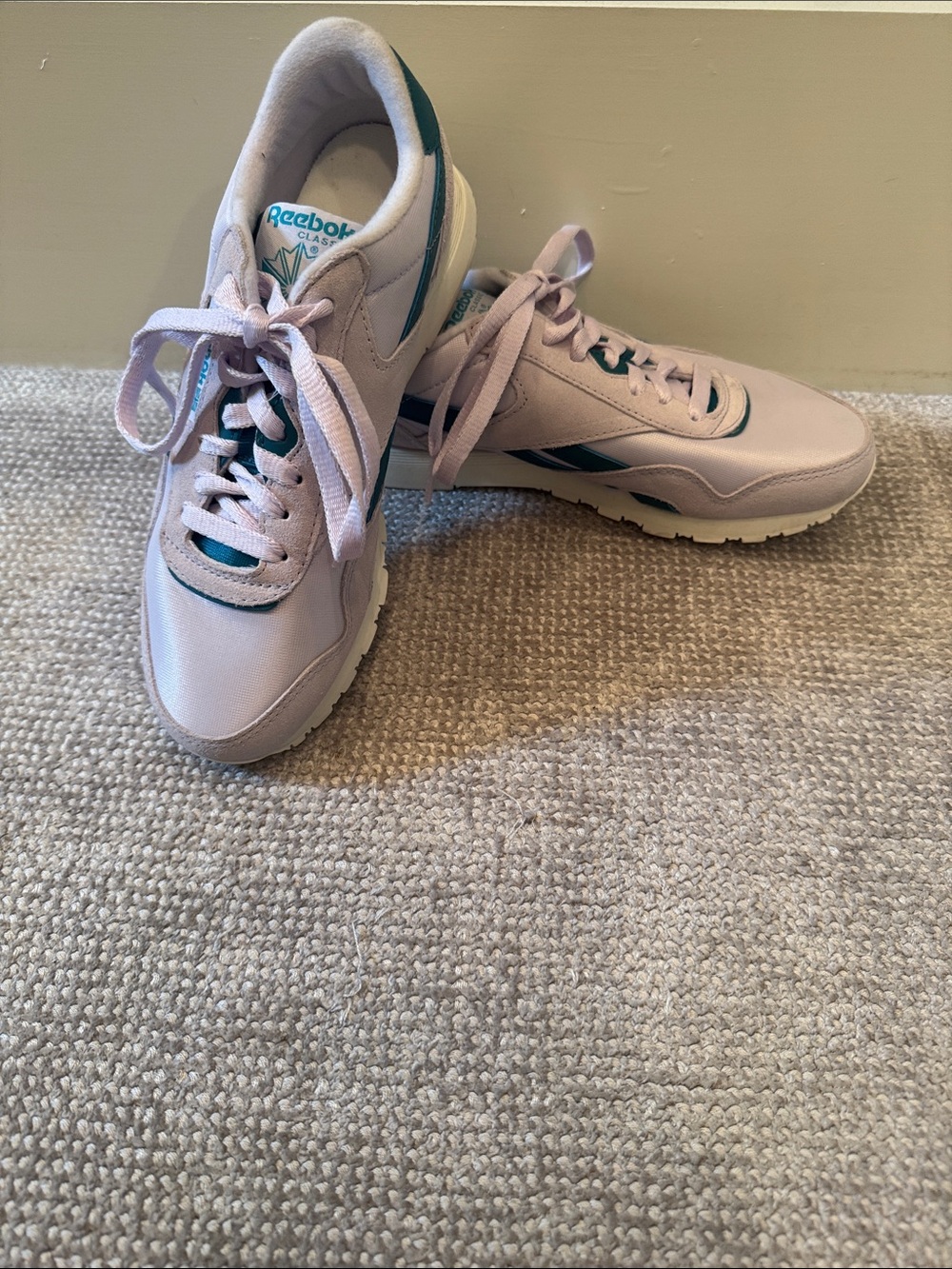 Reebok Sneakers in Pale lavender with Teal Accents